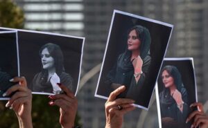 امریکہ نے مظاہرین کے خلاف کریک ڈاؤن پر ایرانی حکام پر پابندیاں لگا دیں۔