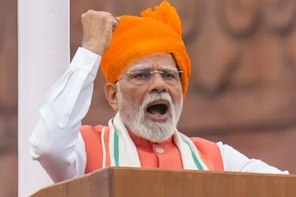 مودی کا یوم آزادی خطاب 2025 : آر ایس ایس کی تعریف اور گھس پیٹھیوں کا پروپیگنڈا – مسلمانوں کے لیے خطرے کی گھنٹی